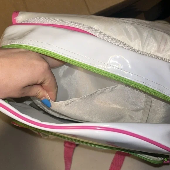 RARE PVC WHITE HELLO KITTY LARGE SPORTY BACKPACK LAS VEGAS - Picture 13 of 14